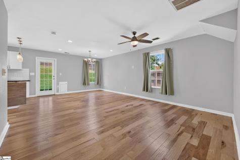 114 Kingsman Court Easley SC 29642