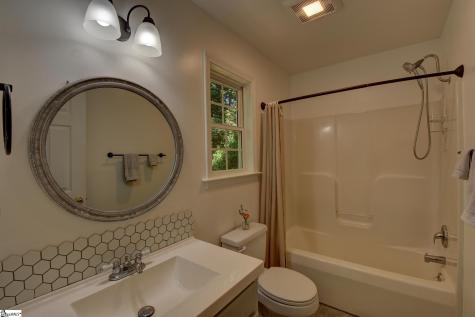 2011 Ridgeview Lane Seneca SC 29678