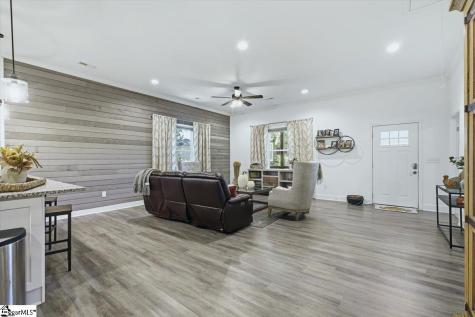 6 7th Street Greenville SC 29611