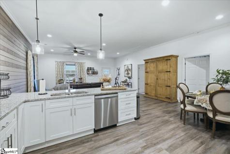 6 7th Street Greenville SC 29611