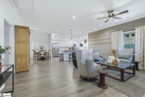 6 7th Street Greenville SC 29611