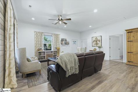 6 7th Street Greenville SC 29611