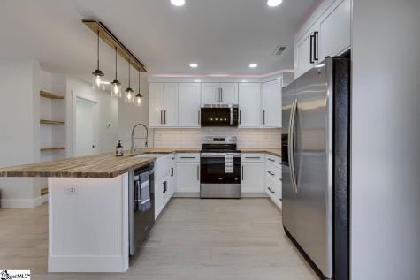 136 W Bluford Street Clinton SC 29325