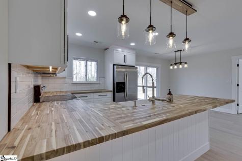 136 W Bluford Street Clinton SC 29325