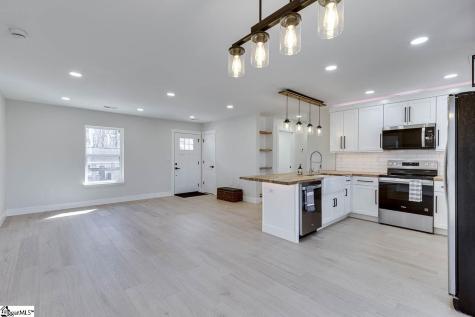 136 W Bluford Street Clinton SC 29325