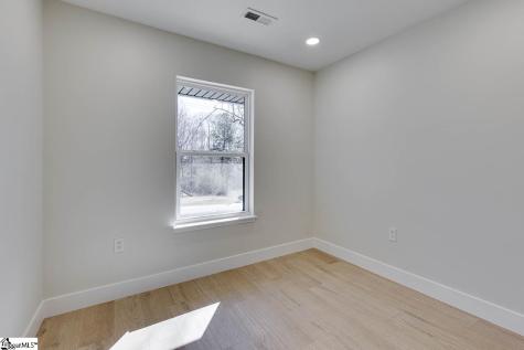 136 W Bluford Street Clinton SC 29325