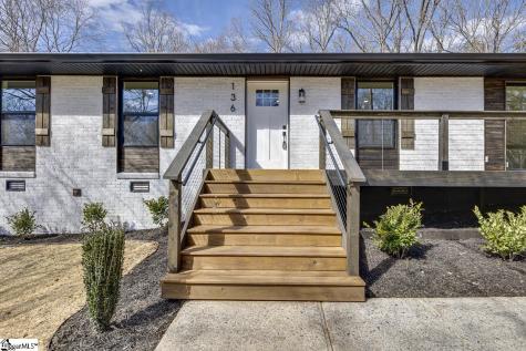 136 W Bluford Street Clinton SC 29325