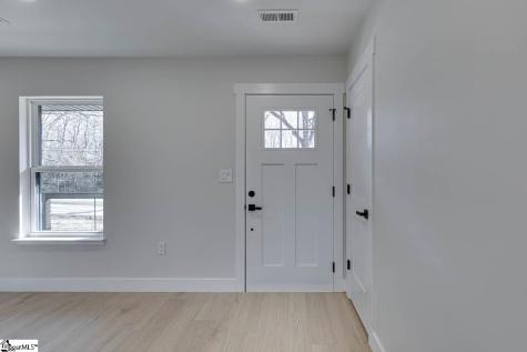 136 W Bluford Street Clinton SC 29325