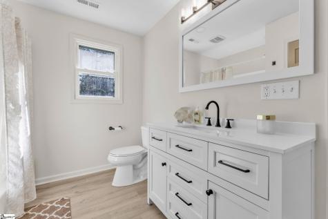 7605 N 178 Highway Donalds SC 29638