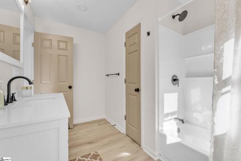 7605 N 178 Highway Donalds SC 29638