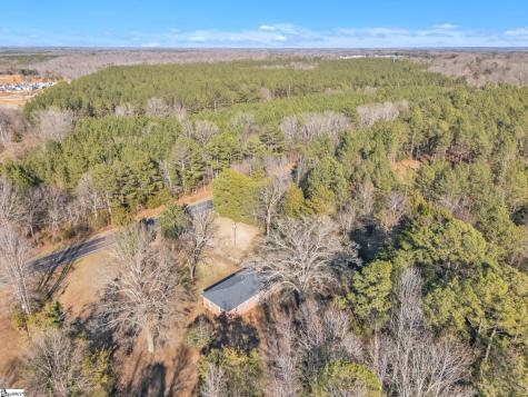 7605 N 178 Highway Donalds SC 29638