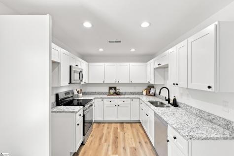 2 Melbourne Lane Greenville SC 29615
