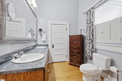 711 NE Main Street Easley SC 29640