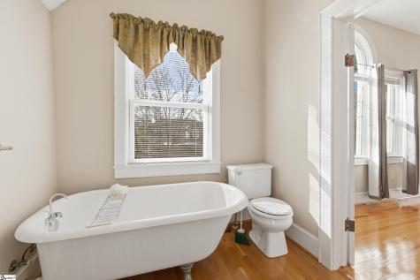 711 NE Main Street Easley SC 29640