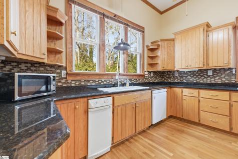 711 NE Main Street Easley SC 29640