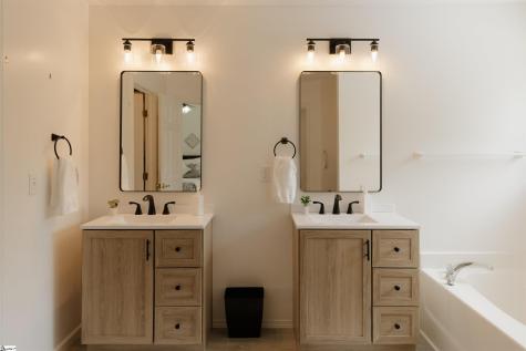 296 Nodine Road Campobello SC 29322