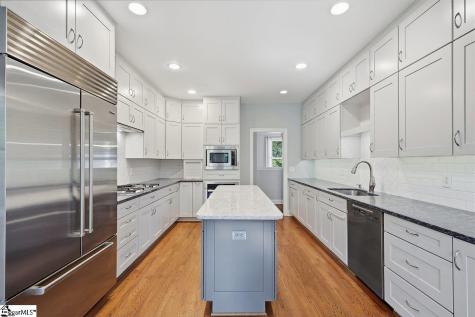 1 Mandarin Circle Taylors SC 29687