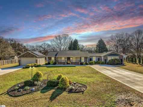 1012 Berry Drive Boiling Springs SC 29316