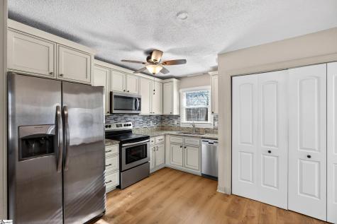 1012 Berry Drive Boiling Springs SC 29316