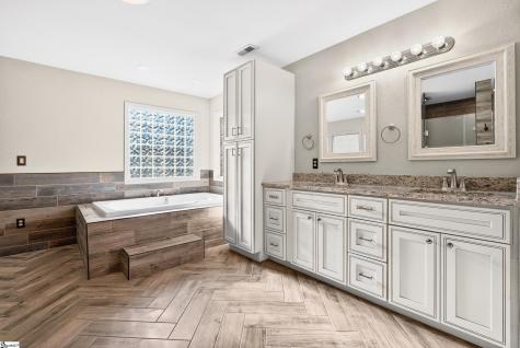 1012 Berry Drive Boiling Springs SC 29316