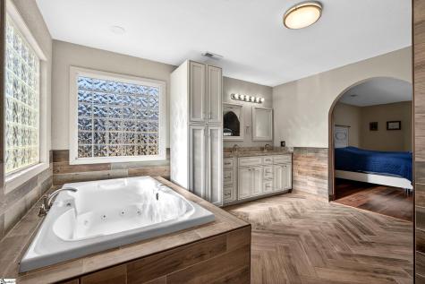 1012 Berry Drive Boiling Springs SC 29316