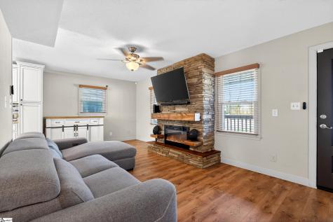 1012 Berry Drive Boiling Springs SC 29316