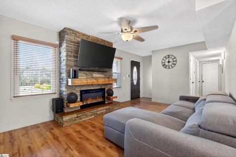 1012 Berry Drive Boiling Springs SC 29316