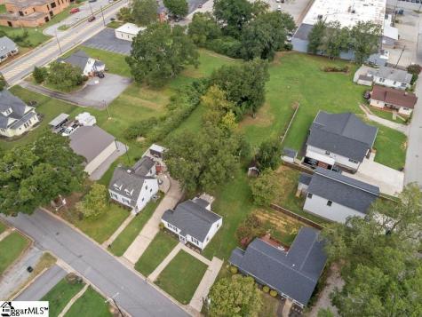 105 E Bearden Street Greer SC 29651