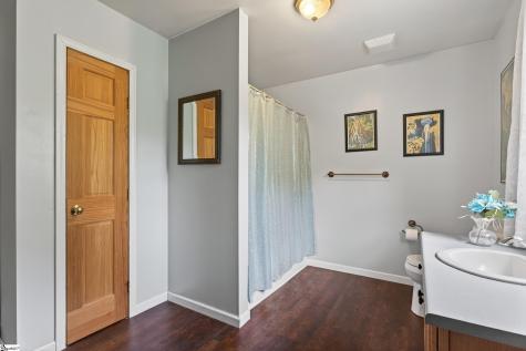 135 Pointe Drive Campobello SC 29322