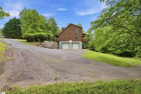 135 Pointe Drive Campobello SC 29322