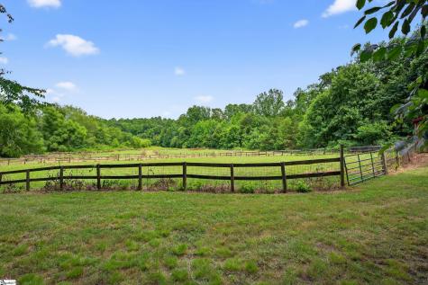 135 Pointe Drive Campobello SC 29322