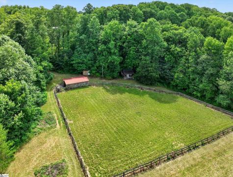 135 Pointe Drive Campobello SC 29322