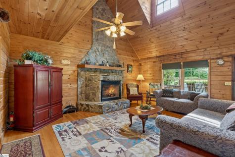 135 Pointe Drive Campobello SC 29322