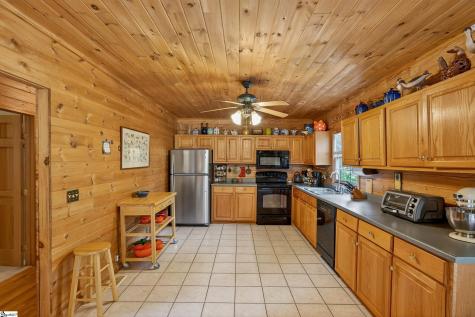 135 Pointe Drive Campobello SC 29322