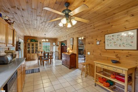 135 Pointe Drive Campobello SC 29322
