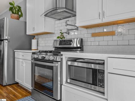 6 Briggs Avenue Greenville SC 29601