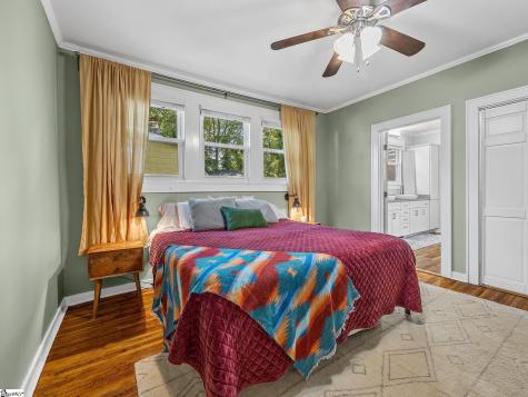 6 Briggs Avenue Greenville SC 29601