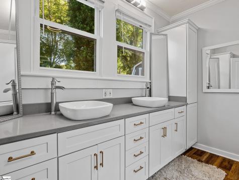 6 Briggs Avenue Greenville SC 29601