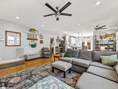 6 Briggs Avenue Greenville SC 29601