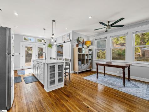 6 Briggs Avenue Greenville SC 29601