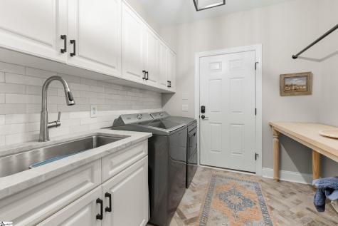 166 S Oak Pointe Drive Seneca SC 29672