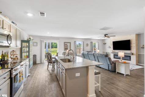 110 Southern Magnolia Lane Laurens SC 29360