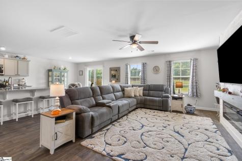 110 Southern Magnolia Lane Laurens SC 29360