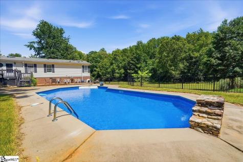 637 Ranch Road Laurens SC 29360