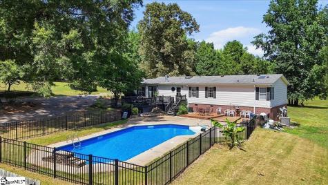 637 Ranch Road Laurens SC 29360