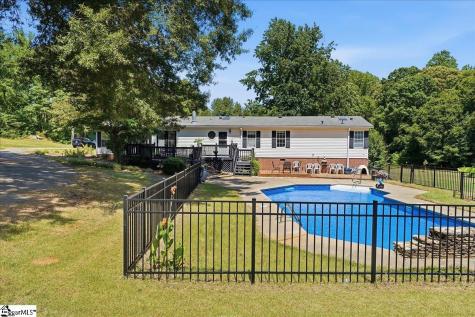 637 Ranch Road Laurens SC 29360