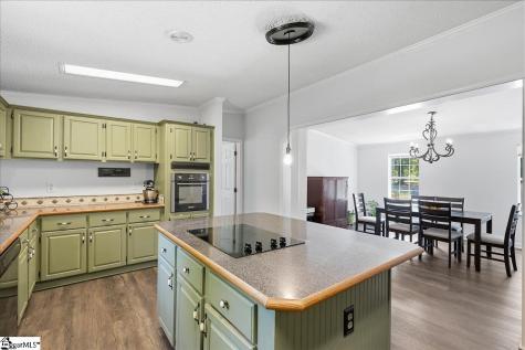 637 Ranch Road Laurens SC 29360