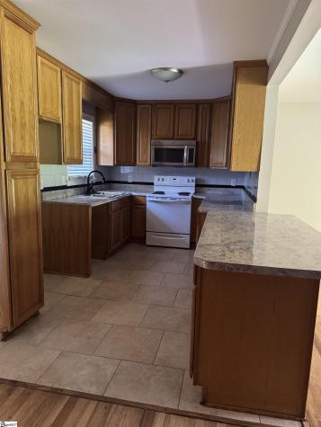 2217 Aleaf Terrace Spartanburg SC 29302
