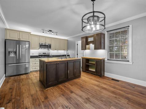17 Crystal Avenue Greenville SC 29605