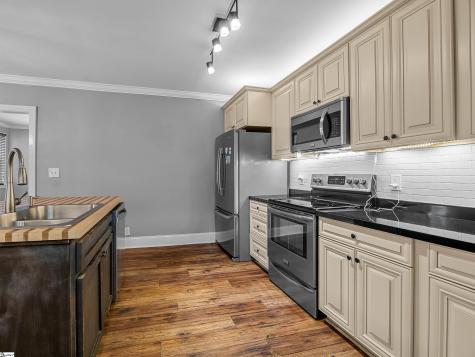 17 Crystal Avenue Greenville SC 29605
